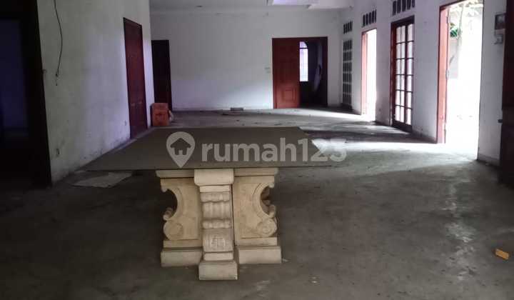 Rumah Lama Hitung Tanah di Area Strategis Permata Hijau 2