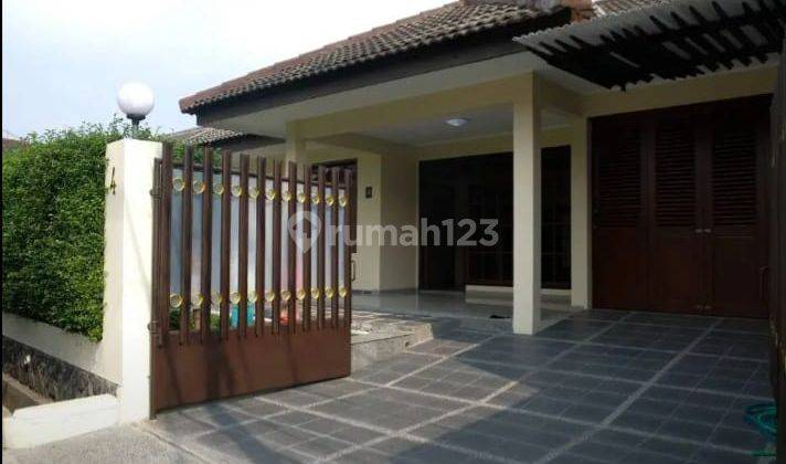 rumah besar bagus terawat murah di sayap pasteur siap huni 1