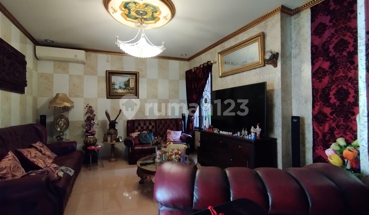 For Sale 2-Story House Cibuburrasidance 2