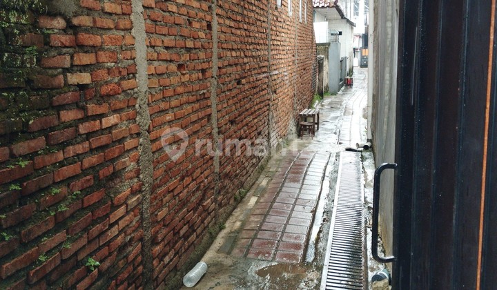 For Sale Neat Clean Well-Maintained 2-Storey House Flood-Free 2