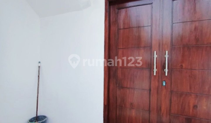 Rumah Bagus 2lt Strategid Dekat Ke Luwes Gentan 2