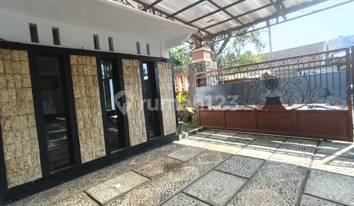 Rumah Luas Bangunan Jati Kokoh Kota Solo 2