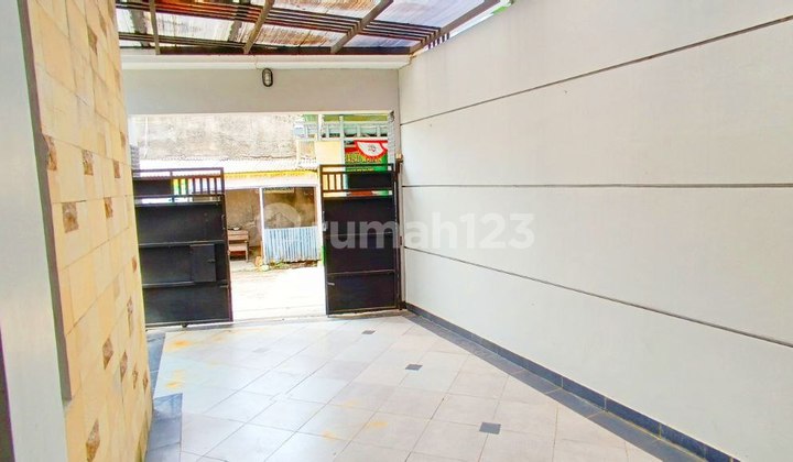 Rumah Bagus 2lt Siap Huni Belakang Fave Hotel Solo 2