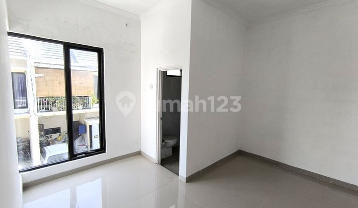 Rumah 2lt Fresh Di Cluster One Gate Gentan 2