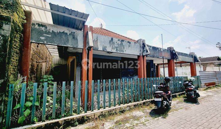 Rumah Hitung Tanah 318m2 Lokasi Tengah Kota Solo 1