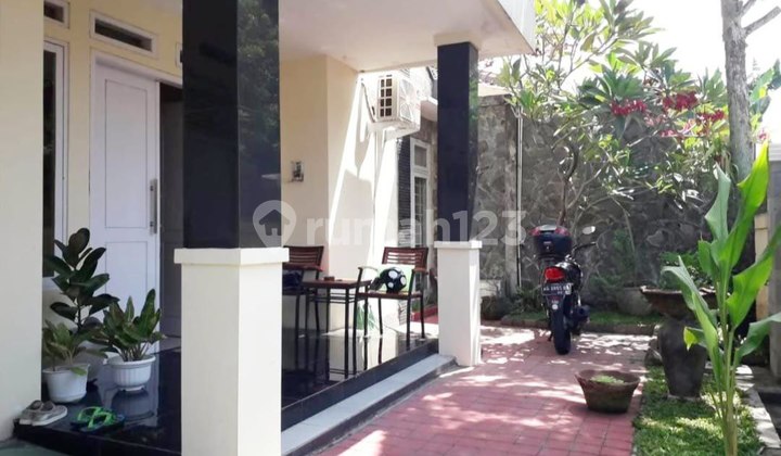 Nice Beautiful 2-Story House Strategically Located in Manahan Solo