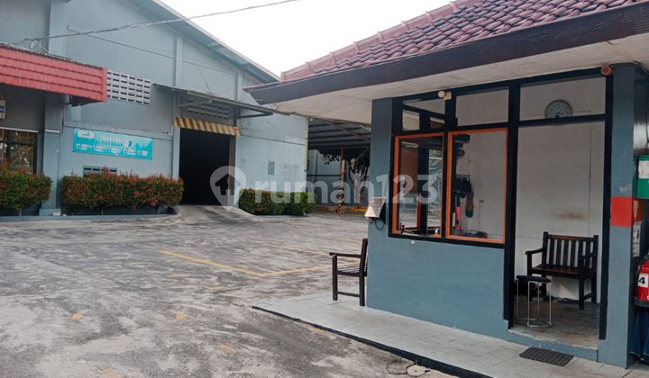 Strategic Wide Factory Warehouse Near Solo City