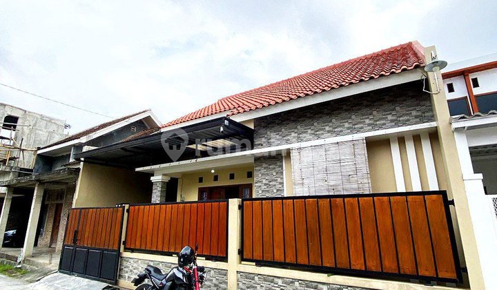 Beautiful Modern House Ready to Occupy in Gedongan Colomadu