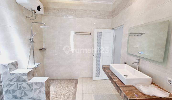 Rumah Mewah 2 Lt Baru Semi Furnish Nego Sejadinya Jebres Solo