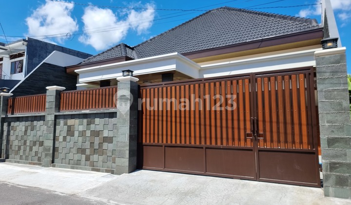 Rumah Mewah Istimewa Tengah Kota Solo