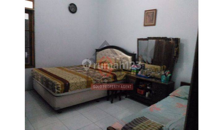 Rumah Klasik Luas Pinggir Jalan Gondangrejo Karanganyar 5