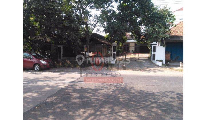 Rumah Klasik Luas Pinggir Jalan Gondangrejo Karanganyar 1