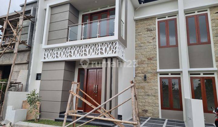 Rumah Cantik 2 Lt Dekat RS Oen Solo Baru  2