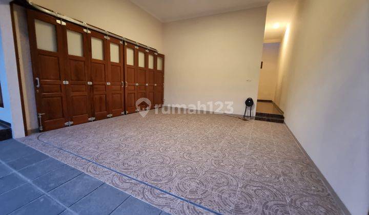 Rumah Mewah Istimewa Tengah Kota Solo