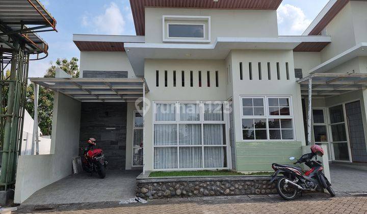 Rumah Bagus 1.5 Lt Mezanin Semi Furnish Cluster  4