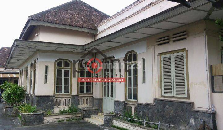 Rumah Klasik Kolonial 2.349m2 Tengah Kota Solo