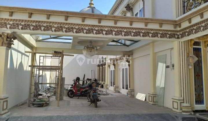 Rumah Mewah Klasik Semi Furnish Manahan Solo Kota 2