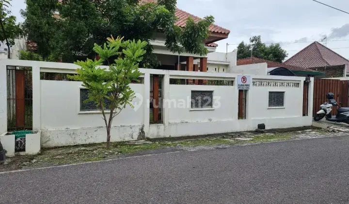 Rumah Bagus 1.5 Lt Tanah Luas Tengah Kota Solo 2