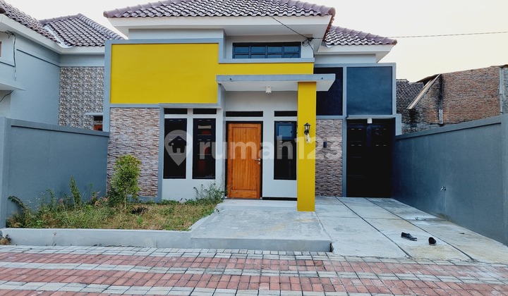Rumah Bagus Nyaman Baru Cluster Solo  1