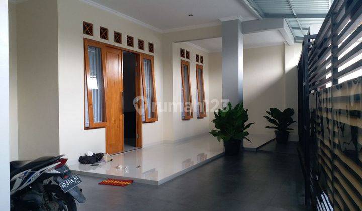 Rumah Bagus Mewah 1,5 Lantai Full Furnish Pajang Solo 2