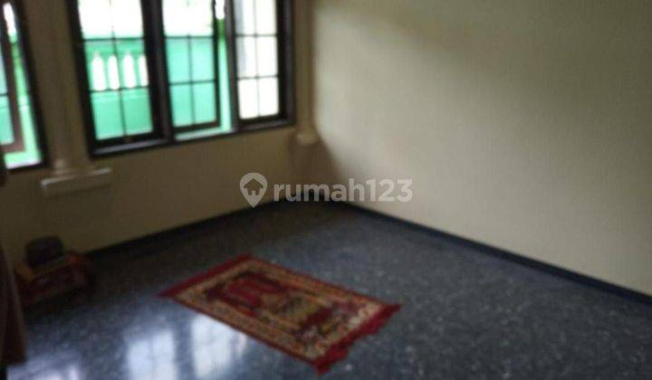 Rumah Hook Klasik Dekat Paragon Mall Mangkubumen Solo 2