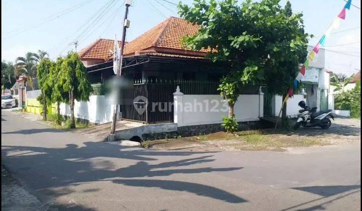 Rumah Hook Strategis Tengah Kota Sumber Solo 1