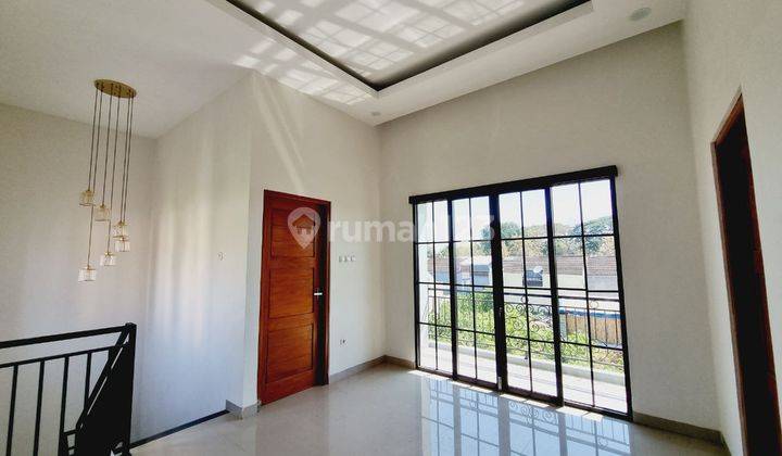 Rumah Cantik Nyaman Gress 2 Lantai Gedongan Colomadu 2