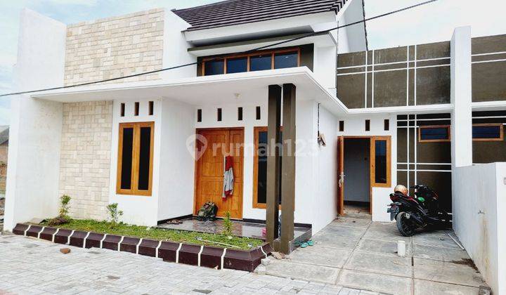 Rumah Gress Modern Ready Unit Gedongan Colomadu 1