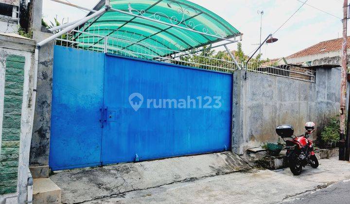 Rumah Nyaman Asri Dan Luas Mangkubumen Solo 1