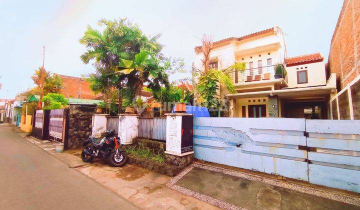 Rumah Second 2lantai Tengah Kota Baron Panularan Solo 2