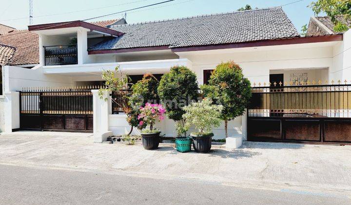 Rumah Bagus Minimalis Modern 1,5 Lt Tengah Kota Solo 2