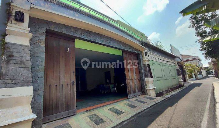 Rumah Hook Luas Tengah Kota Solo Dekat Stadion Manahan