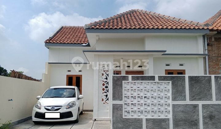 2 Units of Ready House 100m² Near Al Azhar Solo Baru 1