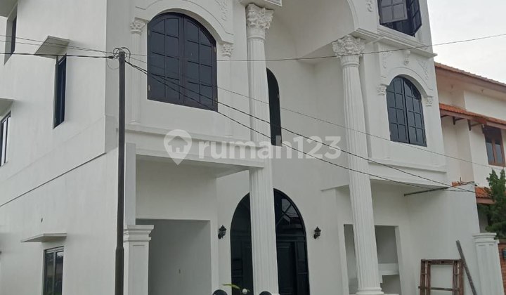 House and Boarding Active 3 Floors Modern Classic Design Near Uns 2