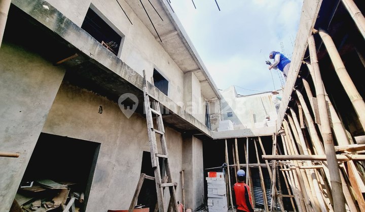 Rumah Kost 2Lt Bangunan Baru Strategis Dekat Mall di Laweyan