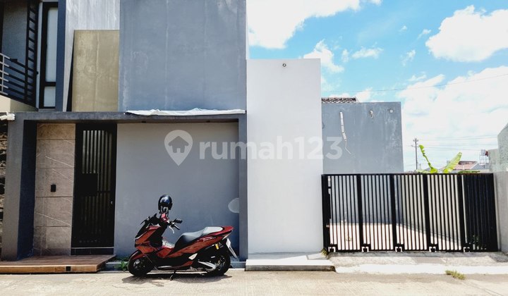 Rumah Bagus Semi Furnish Perum Dekat Rs Oen Solo Baru