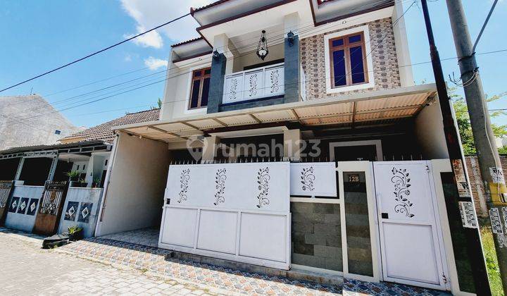 Rumah Cantik 2 Lt Di Perumahan Area Gentan Skh 1