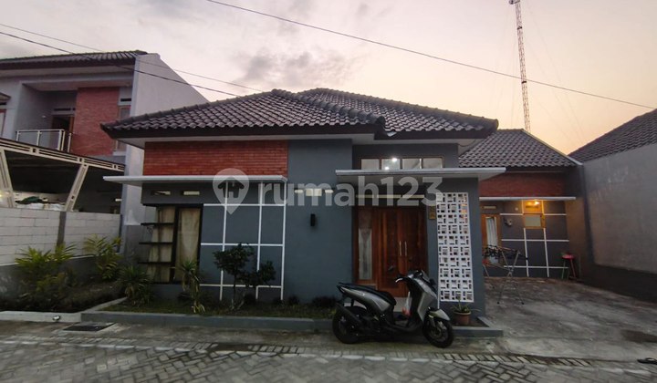 Rumah Bagus Dan Nyaman Di Cluster Dekat Mall Luwes Gentan Skh