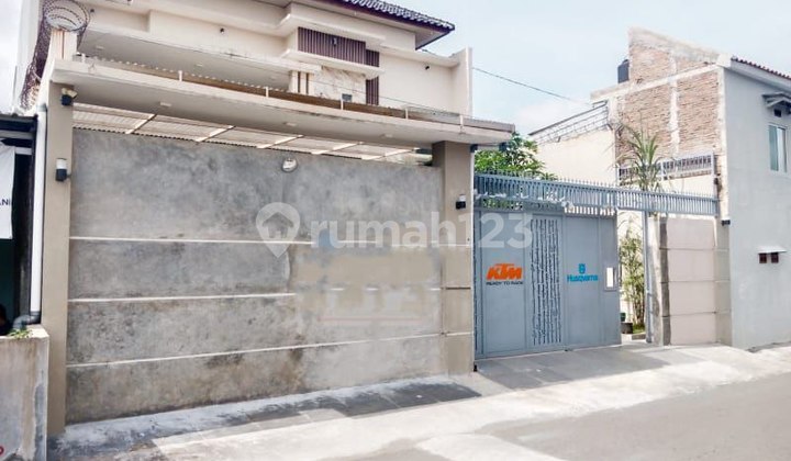 Rumah Mewah 2lt Strategis Dekat Pusat Bisnis Solo