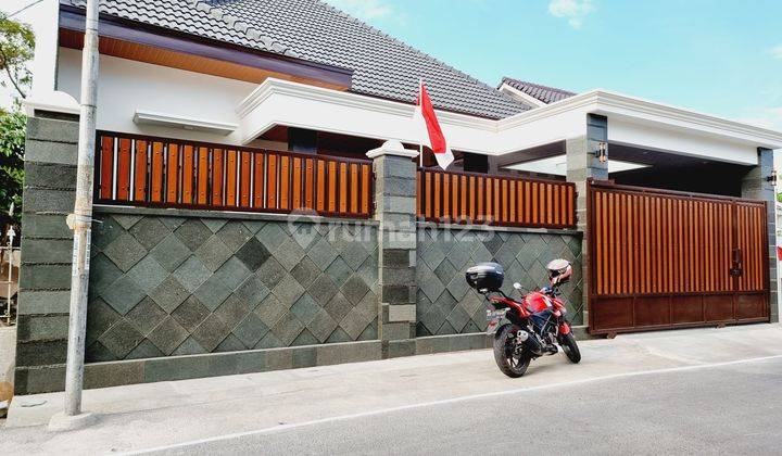 Rumah Mewah 261m2 Baru Dekat Fave Hotel Manahan Solo