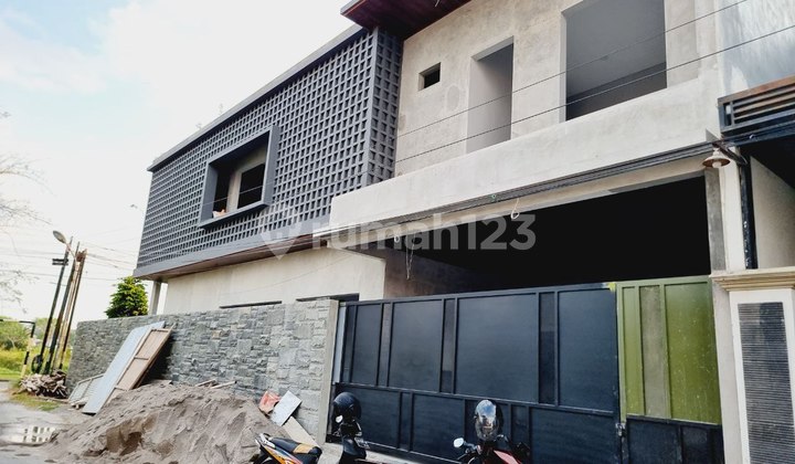 Rumah Mewah 2 Lt Hook Ada Pool Finishing Kota Solo 1