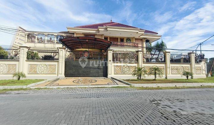 Rumah Mewah Lux 846m2 Istimewa Solo Baru 1