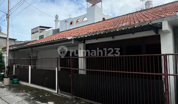 Spacious Comfortable Strategic House in Solo City 2