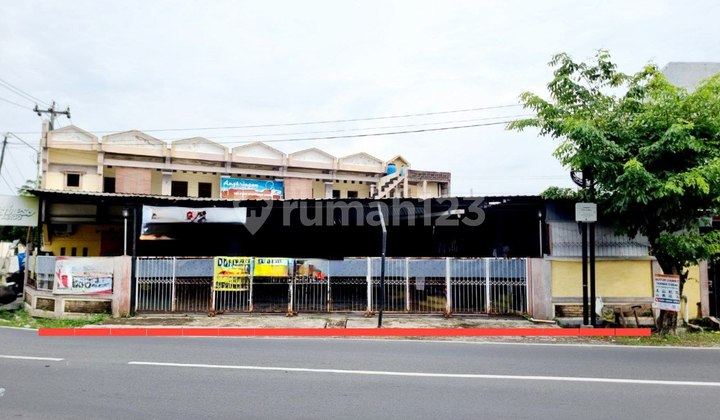 Strategic Spacious Shop House on Main Road Side, Jebres, Solo City Strategic Spacious Shop House on Main Road Side, Jebres, Solo City