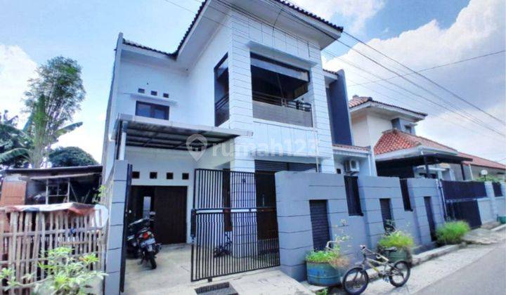 Rumah Kokoh 2 Lt Ada Pool Karangasem Solo 1