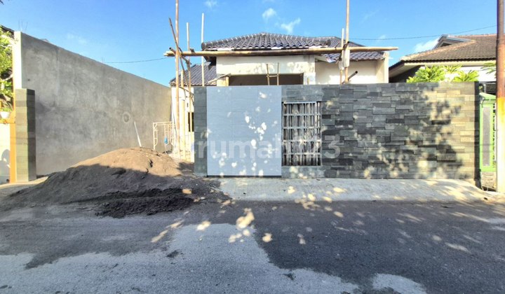 Rumah Baru Luas Proses Finishing Dekat Pintu Tol Solo