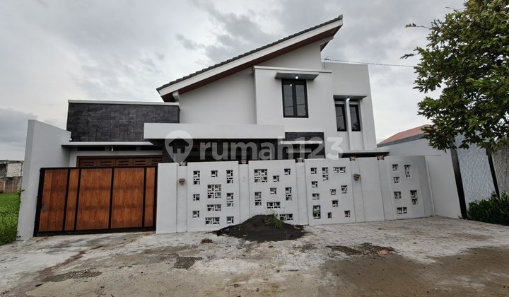 Rumah Baru 2lt Mezzanine Dekat Pintu Tol Solo