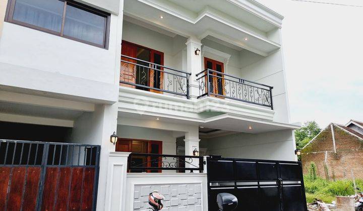 Rumah Bagus 2 Lt Klasik Modern Gress Area Gentan 1