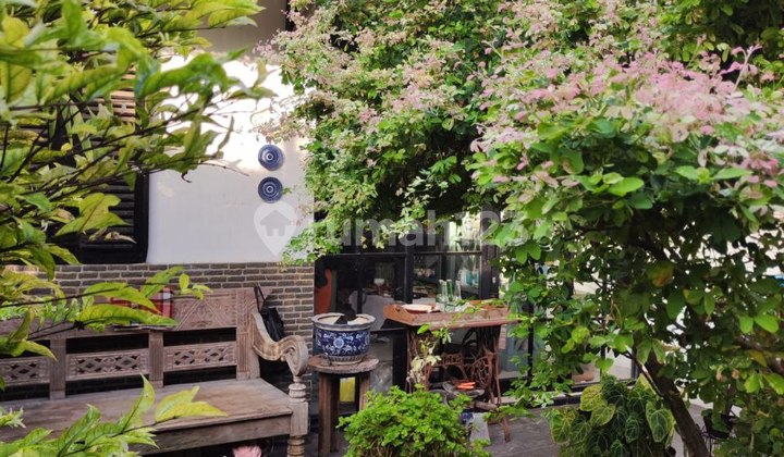 Rumah Bagus Luas Strategis di Tengah Kota Solo 2