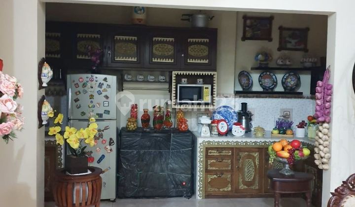 Nice 2-Story House, Strategically Located in the Center of Solo City Nice 2-Story House, Strategically Located in the Center of Solo City